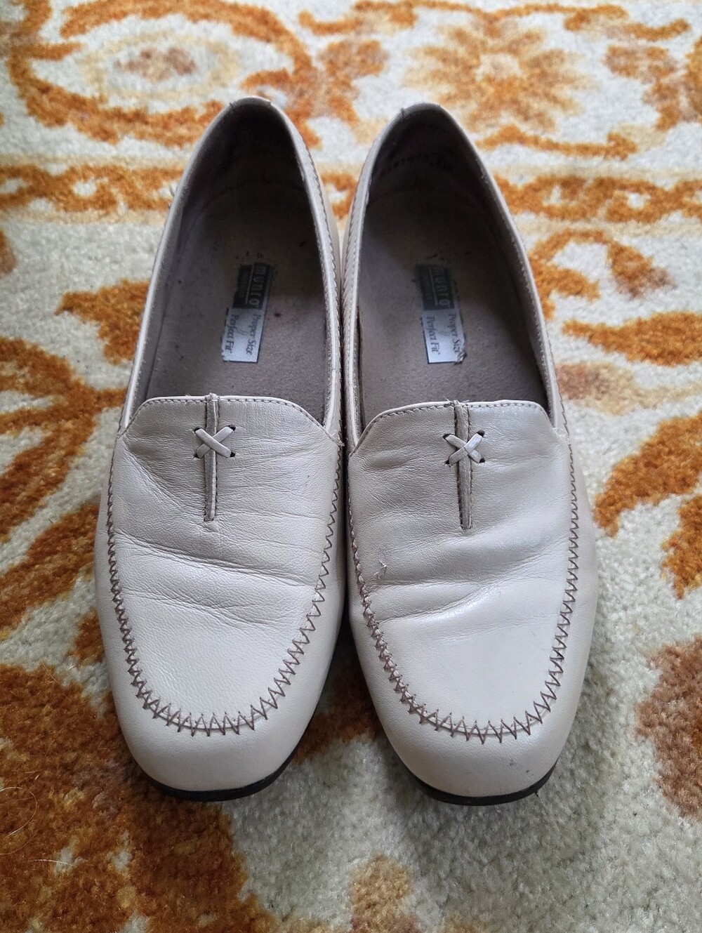 Vintage Munro Cream Loafers 7/7.5